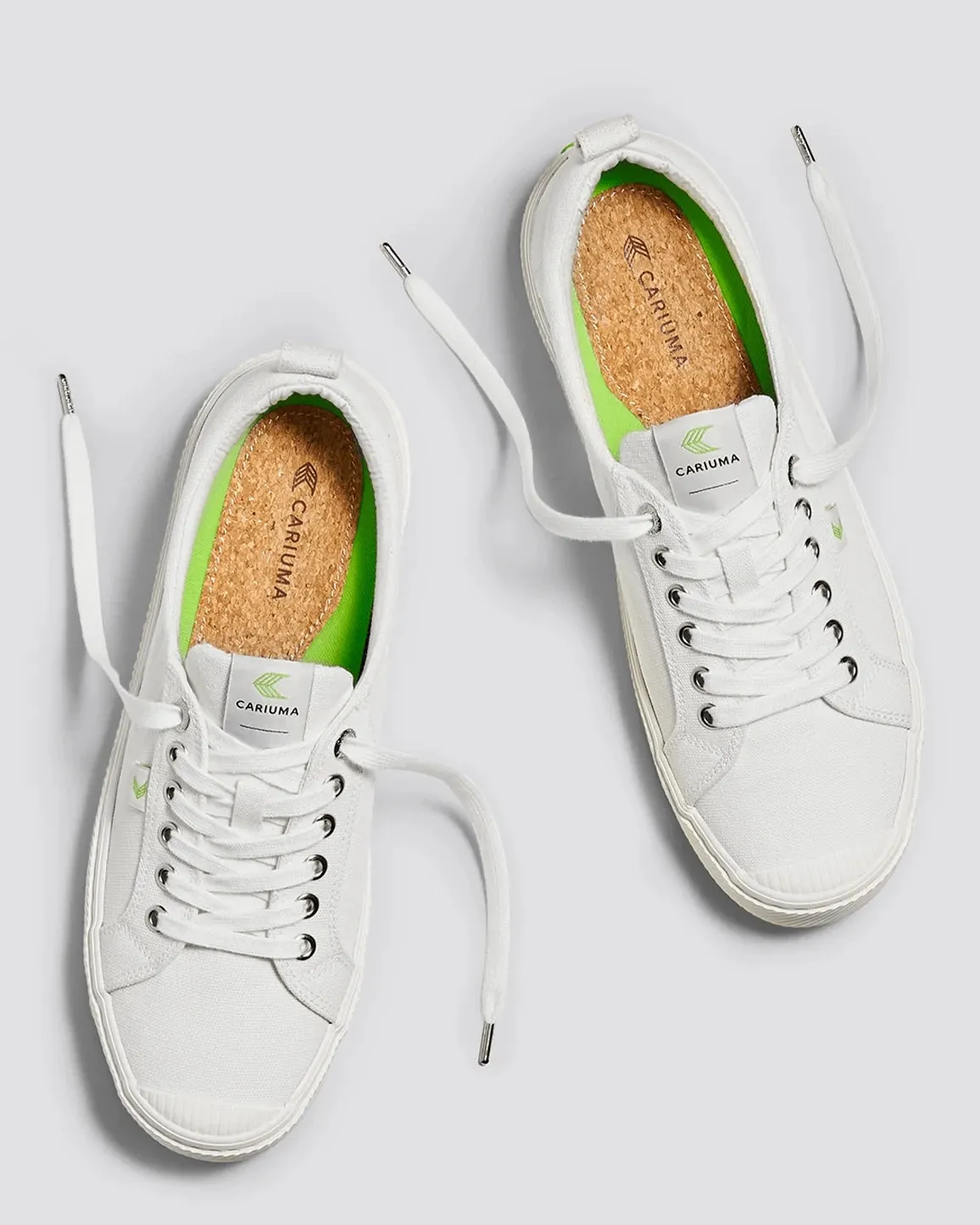 Chaussures Cariuma OCA Basses en Toile Off-White