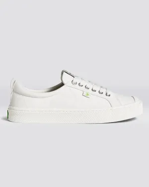 Cariuma Shoes OCA Low Canvas Shoes in Off-White