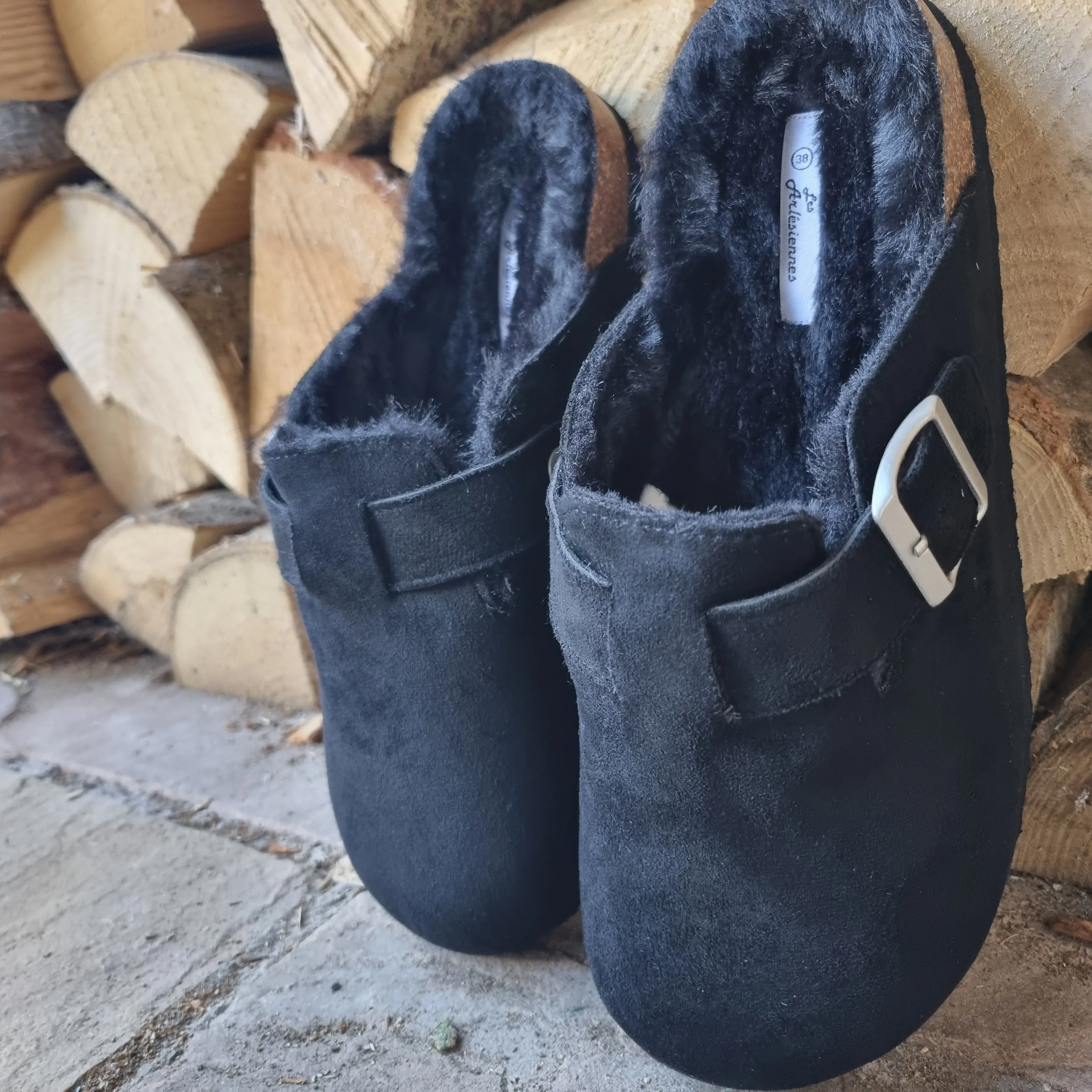 Mules à enfiler en simili daim