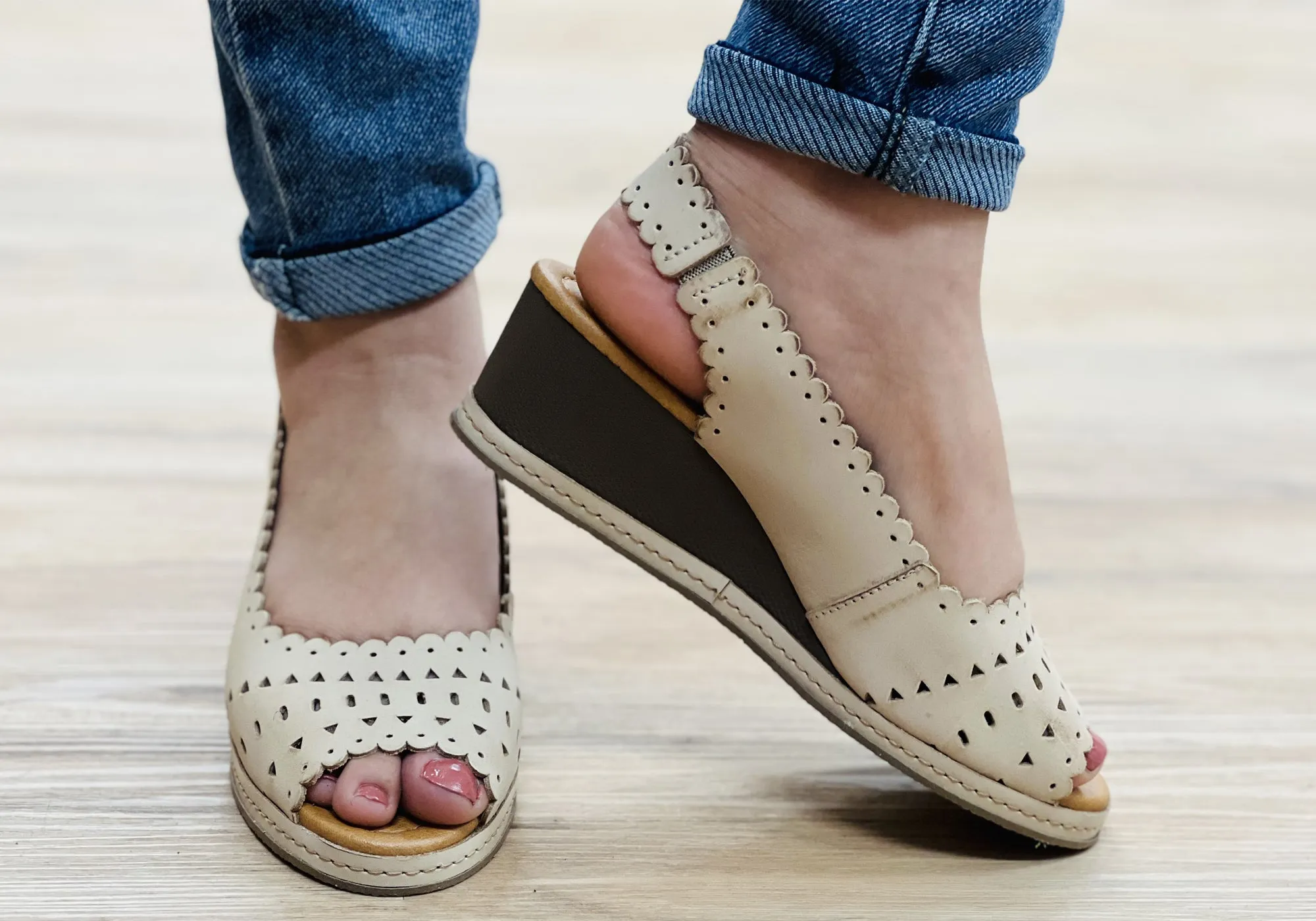 Nouveau Modèle Emberly Sandales à Plateforme en Cuir pour Femmes Fabriquées au Brésil Chaussures New Face
