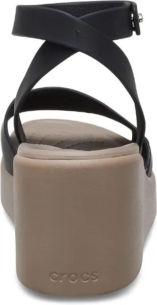 Chaussures Crocs Brooklyn pour Femme à Bride Cheville et Semelle Compensée