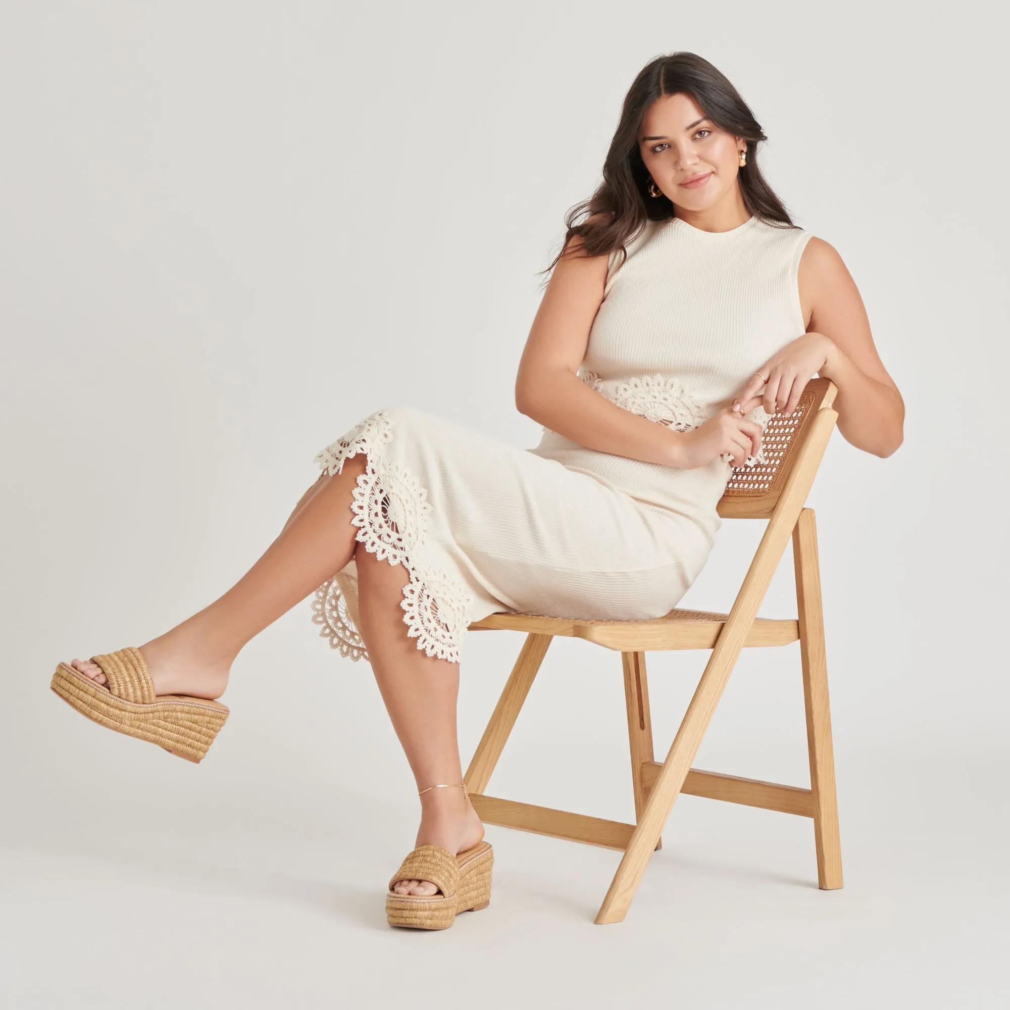 WEDGES TRÔNE LT NATUREL RAFFIA