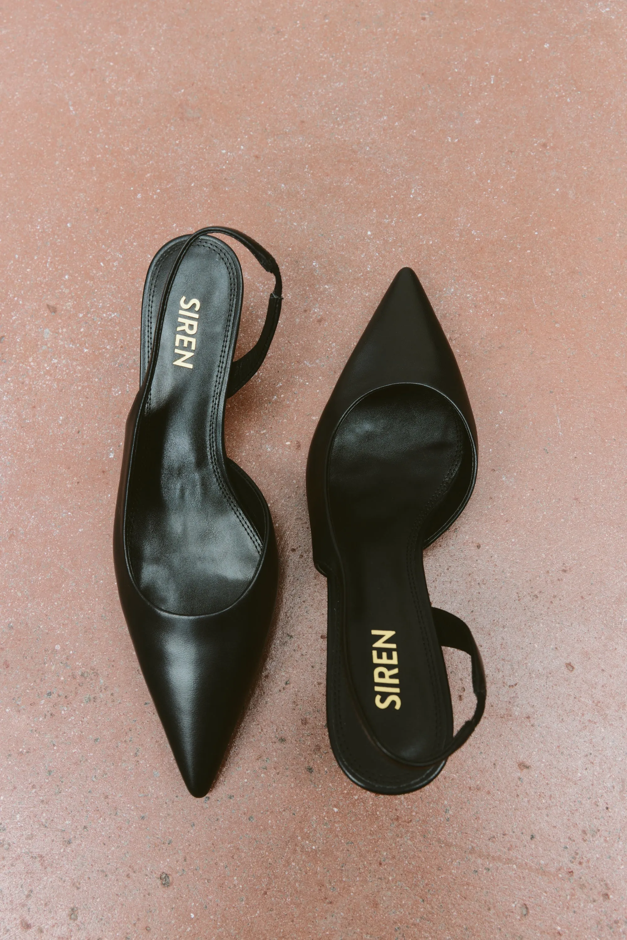 Yoselyn Dorsay Escarpins à Brides - Cuir Noir